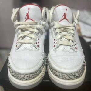 Jordans Men’s 8.5 White and Red Sneakers